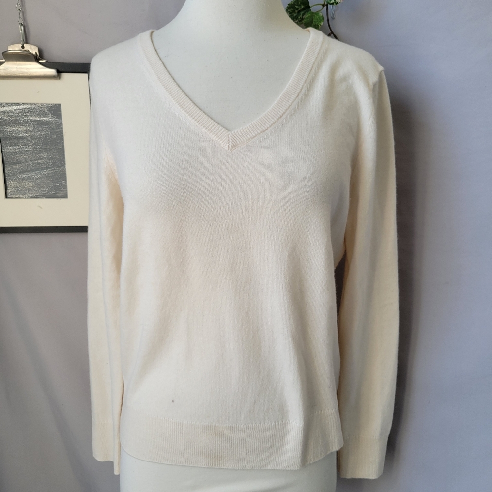 Quince Mongolian Cashmere V Neck Long Sleeve Sweater Jumper Ivory S